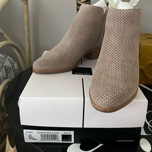 NIB - Dolce Vita Suede Booties / Boots Size 9 Kaidie